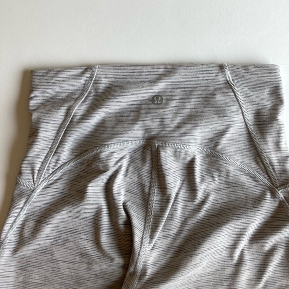 Lululemon Grey White High Rise Leggings size 4 - Picture 3 of 12